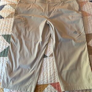 Eddie Bauer FIRST ASCENT
Women's Guide Pro Capris